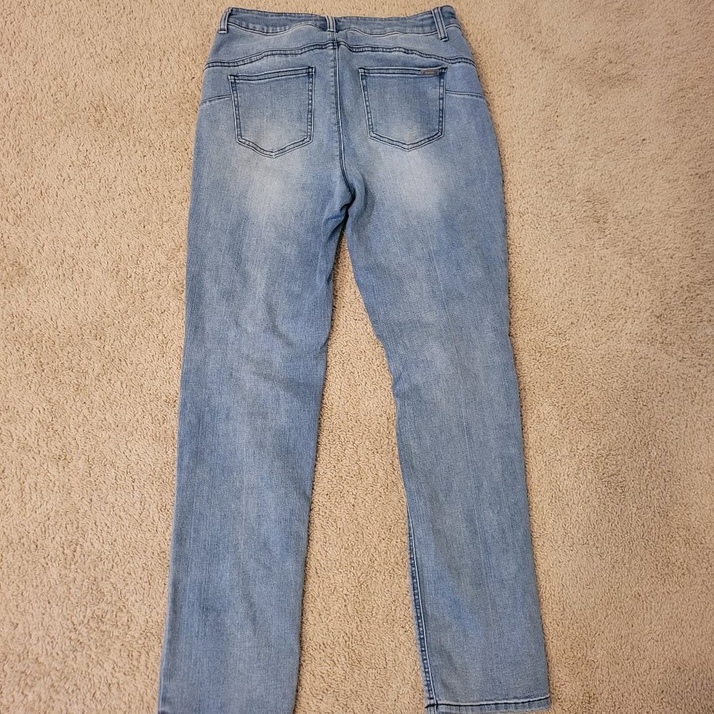 3/$12 Chico's So Lifting Jeans - Picture 3 of 4